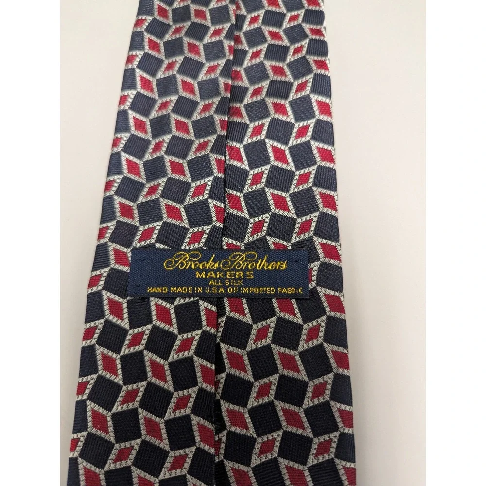 Brooks Brothers Makers Silk Tie Navy Red 3D Cube Geometric Made USA Necktie
